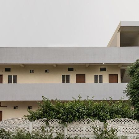 Oyo 19380 Swastik Resort Sanwer Экстерьер фото